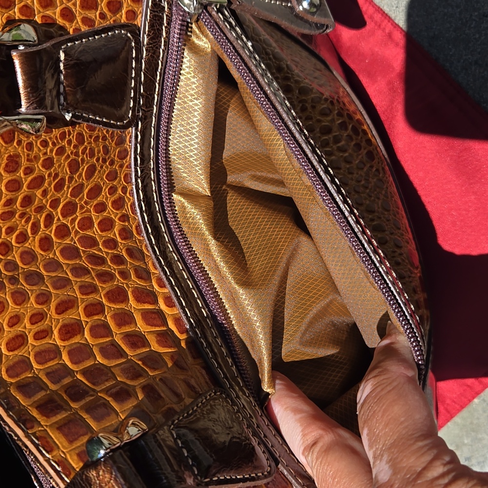 Madi Claire Vintage Croc Embossed Leather Satchel with Crossbody Strap (BIN 001) - Picture 8 of 15
